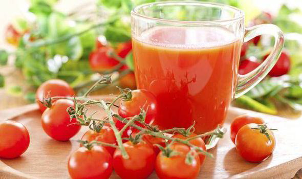 great benefits of tomato juice: protect vision